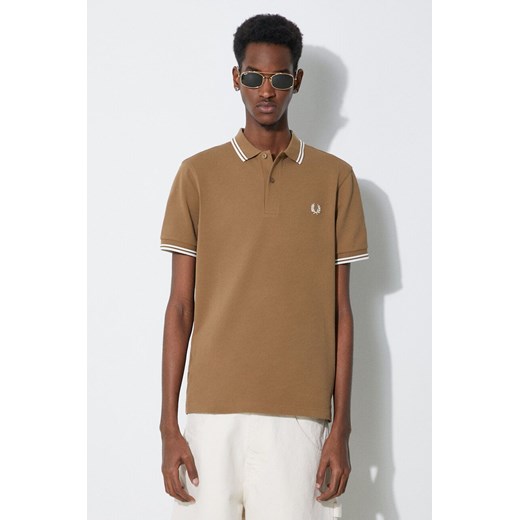 Fred Perry polo bawełniane Twin Tipped Shirt kolor brązowy z aplikacją M3600.U90 ze sklepu PRM w kategorii T-shirty męskie - zdjęcie 168957217