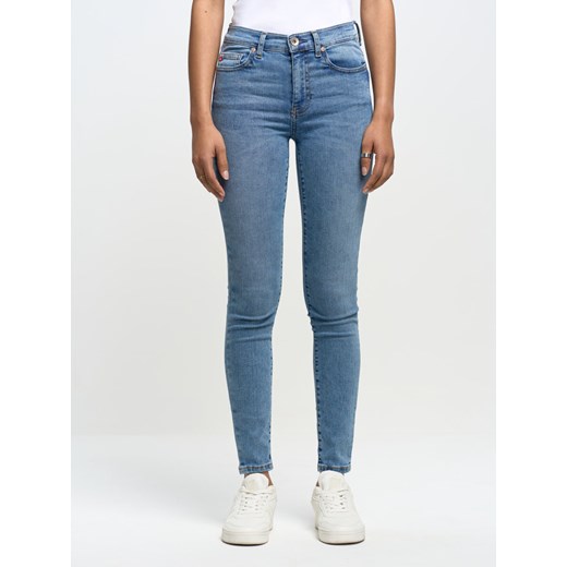 Spodnie jeans damskie zwężane Adela 240 ze sklepu Big Star w kategorii Jeansy damskie - zdjęcie 168974665