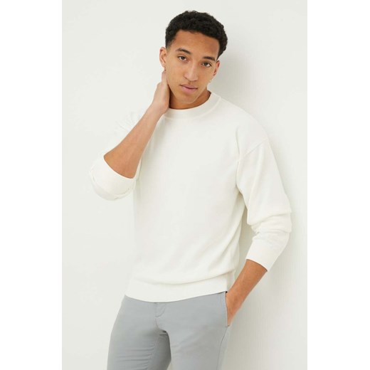 HUGO sweter bawełniany kolor beżowy lekki 50486860 ze sklepu ANSWEAR.com w kategorii Swetry męskie - zdjęcie 168982516