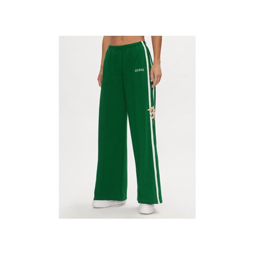 Guess Spodnie dresowe Zoey V4GB03 KC5R0 Zielony Regular Fit ze sklepu MODIVO w kategorii Spodnie damskie - zdjęcie 169018246