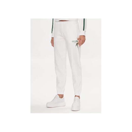 Guess Spodnie dresowe Zoey V4GB04 KC6V1 Biały Regular Fit ze sklepu MODIVO w kategorii Spodnie damskie - zdjęcie 169018666