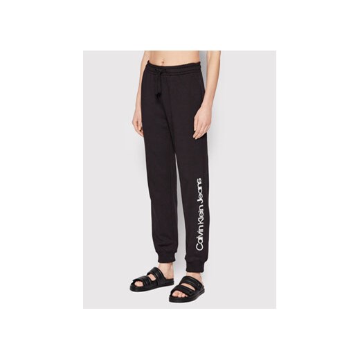 Calvin Klein Jeans Spodnie dresowe J20J218703 Czarny Regular Fit M MODIVO promocyjna cena