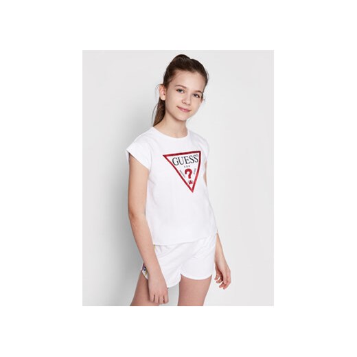 Guess T-Shirt J81I15 J1300 Biały Regular Fit ze sklepu MODIVO w kategorii Bluzki dziewczęce - zdjęcie 169051837
