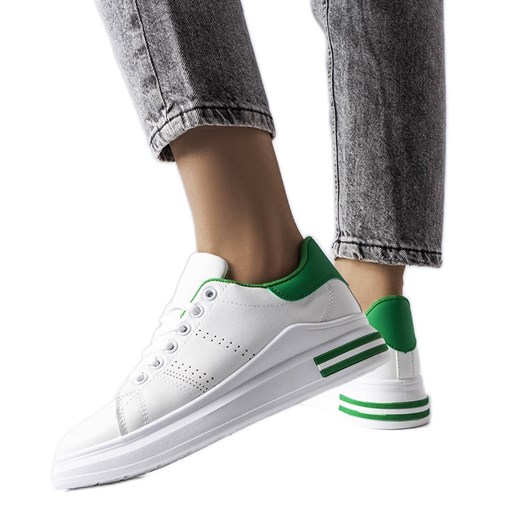 Białe sneakersy z zielonym akcentem Davisson ze sklepu ButyModne.pl w kategorii Buty sportowe damskie - zdjęcie 169122115