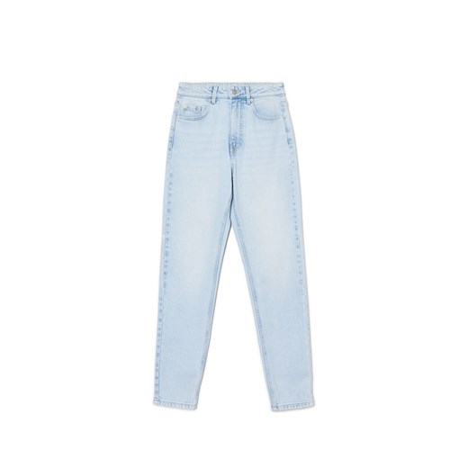 Cropp - Jasnoniebieskie jeansy mom slim TALL - niebieski ze sklepu Cropp w kategorii Jeansy damskie - zdjęcie 169134087