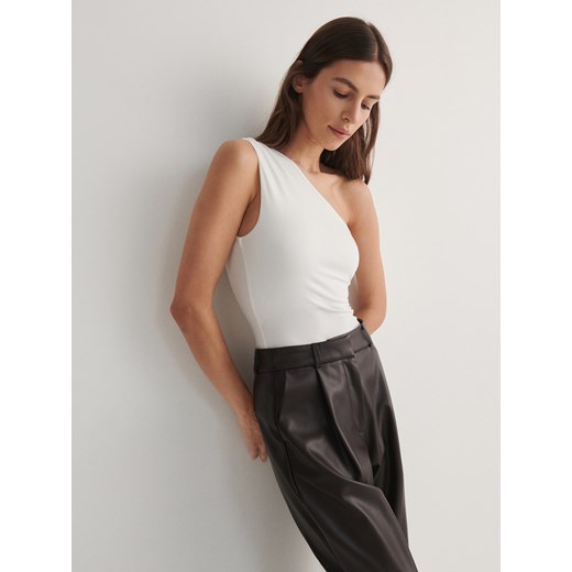 Reserved - Luźne spodnie z imitacji skóry - brązowy Reserved M Reserved