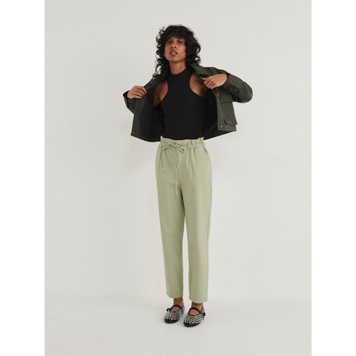 Reserved - Spodnie paperbag - jasnozielony ze sklepu Reserved w kategorii Spodnie damskie - zdjęcie 169144818