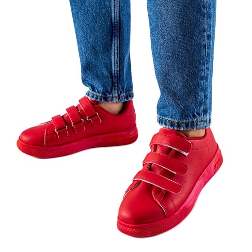 Czerwone sneakersy zapinane na rzepy Paré ze sklepu ButyModne.pl w kategorii Trampki damskie - zdjęcie 169167336