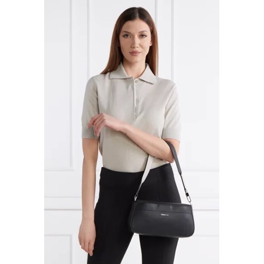 Listonoszka Calvin Klein średnia