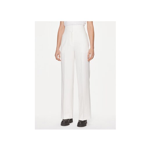 Hugo Spodnie materiałowe Himia 50513960 Biały Regular Fit ze sklepu MODIVO w kategorii Spodnie damskie - zdjęcie 169180187