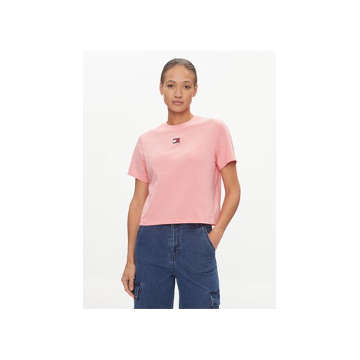 Tommy Jeans T-Shirt Badge DW0DW17391 Różowy Boxy Fit ze sklepu MODIVO w kategorii Bluzki damskie - zdjęcie 169182807
