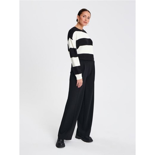 Sinsay - Spodnie z kantem - czarny ze sklepu Sinsay w kategorii Spodnie damskie - zdjęcie 169199446