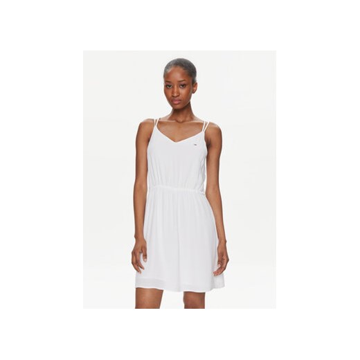 Tommy Jeans Sukienka letnia Essential DW0DW17936 Biały Regular Fit ze sklepu MODIVO w kategorii Sukienki - zdjęcie 169204776
