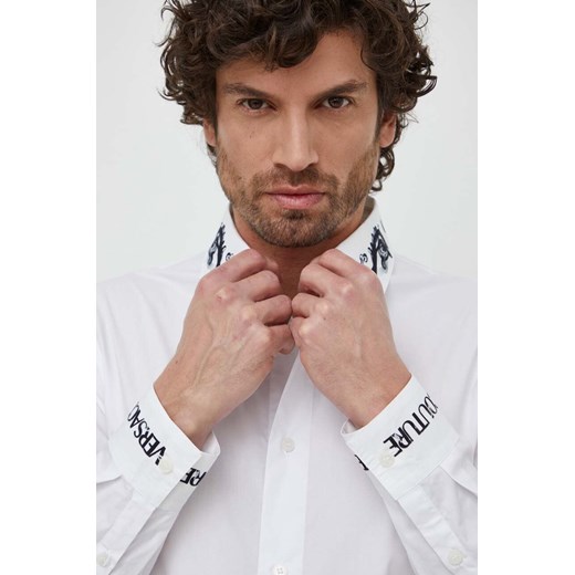 Versace Jeans Couture koszula bawełniana męska kolor biały regular z kołnierzykiem klasycznym 76GAL2SW N0132 ze sklepu ANSWEAR.com w kategorii Koszule męskie - zdjęcie 169213465