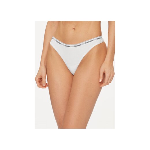 Calvin Klein Underwear Stringi 000QD5043E Biały ze sklepu MODIVO w kategorii Majtki damskie - zdjęcie 169225089