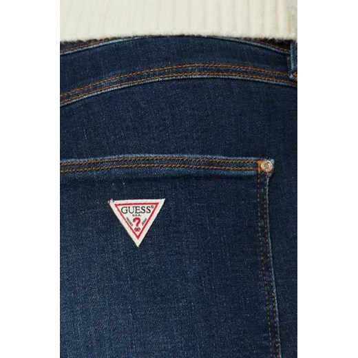 Jeansy damskie Guess w miejskim stylu 