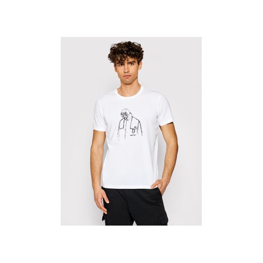 The North Face T-Shirt Kk Ah Tee Biały Regular Fit ze sklepu MODIVO w kategorii T-shirty męskie - zdjęcie 169285345