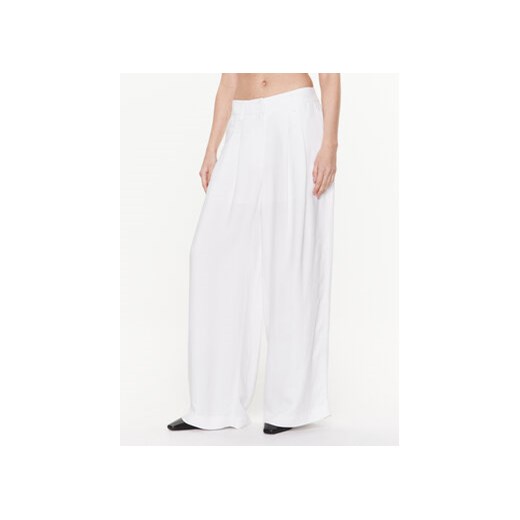 Herskind Spodnie materiałowe Lotus 4729840 Biały Regular Fit ze sklepu MODIVO w kategorii Spodnie damskie - zdjęcie 169285755