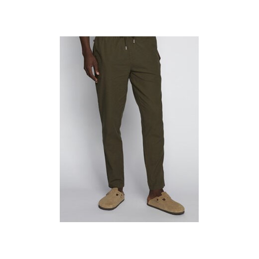 Matinique Spodnie materiałowe Barton 30206031 Zielony Regular Fit ze sklepu MODIVO w kategorii Spodnie męskie - zdjęcie 169288668
