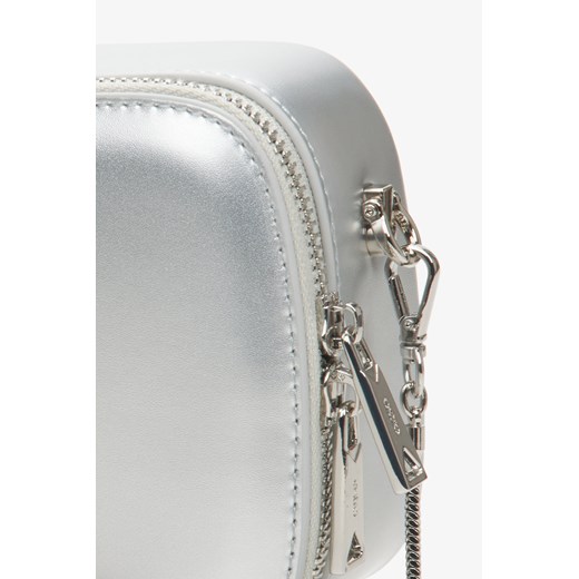 Estro: Mała srebrna torebka damska na łańcuszku Estro  Estro
