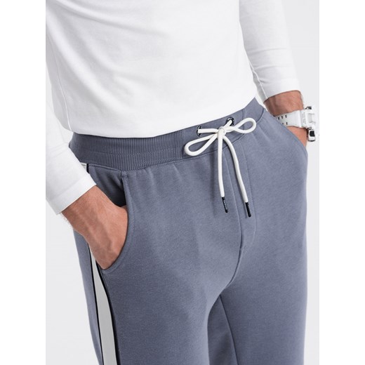 Spodnie męskie dresowe z lampasem - jeansowe V10 P865 L Edoti