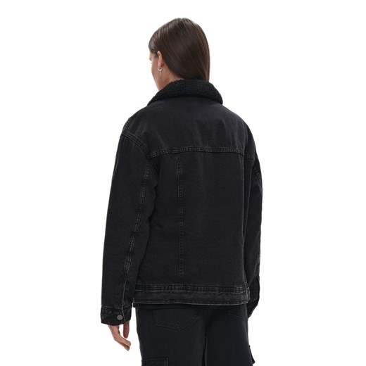 Cropp - Czarna kurtka jeansowa sherpa - czarny Cropp S promocyjna cena Cropp