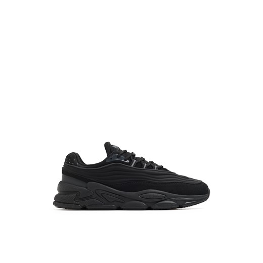 Cropp - Czarne sneakersy z grubą podeszwą - czarny ze sklepu Cropp w kategorii Buty sportowe męskie - zdjęcie 169457609