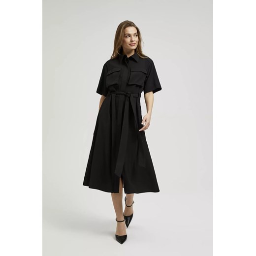 Szmizjerka wiązana w talii z kieszeniami czarna ze sklepu Moodo.pl w kategorii Sukienki - zdjęcie 169467949