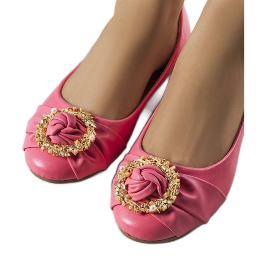 Różowe balerinki ze złotą ozdobą Antoinette ze sklepu ButyModne.pl w kategorii Balerinki - zdjęcie 169486778