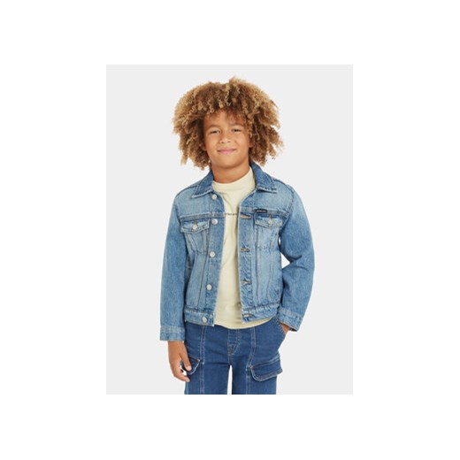 Calvin Klein Jeans Kurtka jeansowa Iconic IB0IB02011 Niebieski Regular Fit ze sklepu MODIVO w kategorii Kurtki chłopięce - zdjęcie 169493979
