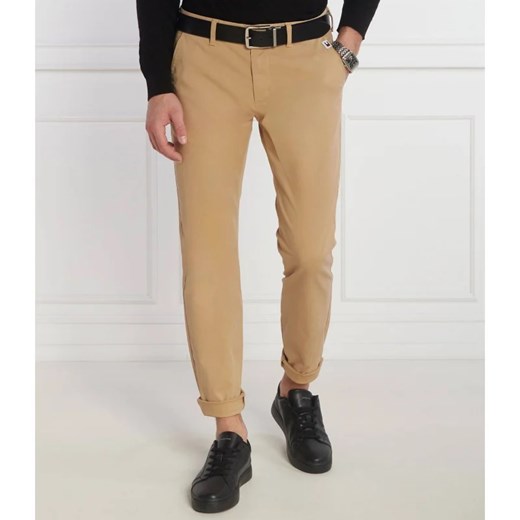 Tommy Jeans Spodnie chino AUSTIN | Slim Fit ze sklepu Gomez Fashion Store w kategorii Spodnie męskie - zdjęcie 169528367