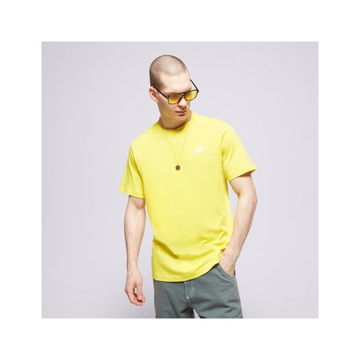 NIKE T-SHIRT SPORTSWEAR CLUB ze sklepu Sizeer w kategorii T-shirty męskie - zdjęcie 169554388