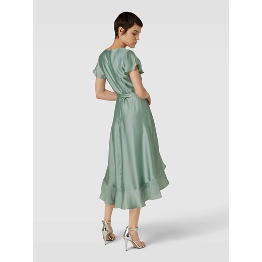 Sukienka Swing midi zielona elegancka asymetryczna z krótkim rękawem satynowa z dekoltem w serek 