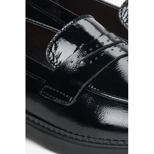 Estro: Czarne mokasyny damskie typu Penny z lakierowanej skóry naturalnej Estro 37 Estro
