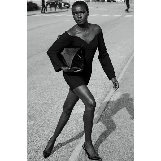 H & M - Sukienka z odkrytymi ramionami - Czarny H & M 36 H&M
