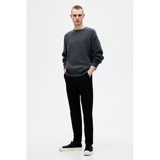 H & M - Bawełniane spodnie chinos Slim Fit - Czarny ze sklepu H&M w kategorii Spodnie męskie - zdjęcie 169594746