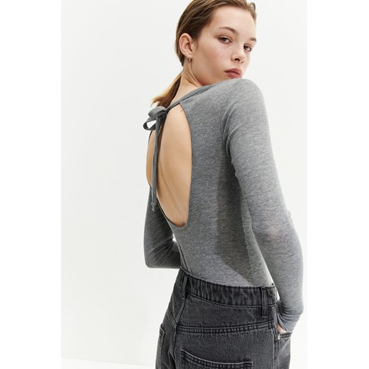 H & M - Body thong z odkrytymi plecami - Szary ze sklepu H&M w kategorii Bluzki damskie - zdjęcie 169595365