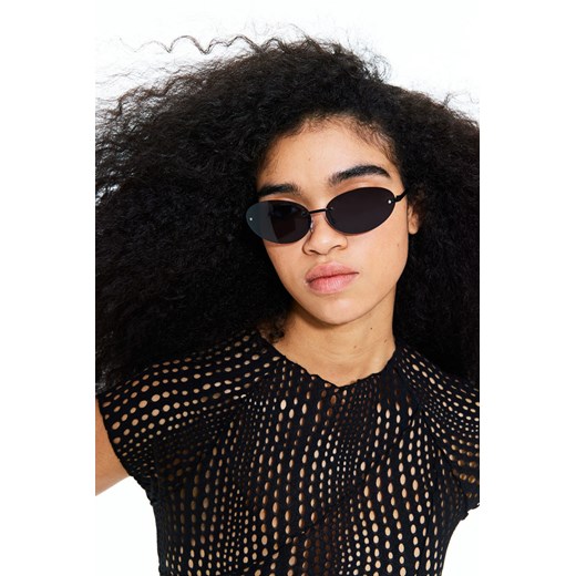 H & M - Owalne okulary przeciwsłoneczne - Czarny ze sklepu H&M w kategorii Okulary przeciwsłoneczne damskie - zdjęcie 169596269