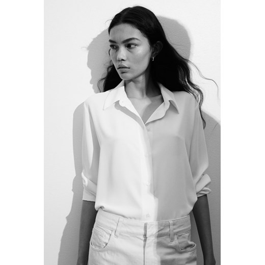 H & M - Koszula ze spiczastym kołnierzykiem - Biały ze sklepu H&M w kategorii Koszule damskie - zdjęcie 169598797