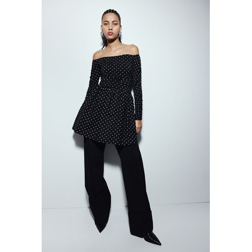 H & M - Marszczona sukienka z odkrytymi ramionami - Czarny H & M M H&M