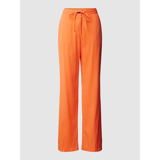Spodnie materiałowe o rozkloszowanym kroju z kieszeniami z tyłu ze sklepu Peek&Cloppenburg  w kategorii Spodnie damskie - zdjęcie 169620666