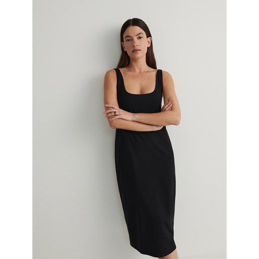 Sukienka Reserved dopasowana z długim rękawem midi