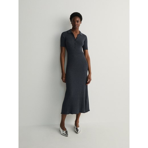 Sukienka Reserved maxi w serek