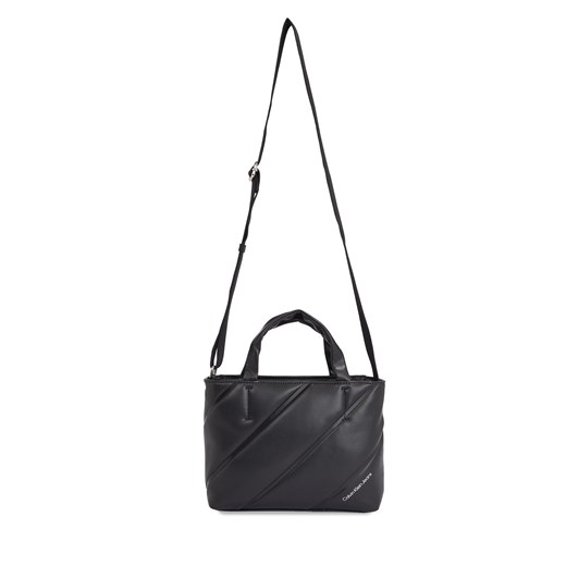 Torebka Calvin Klein Jeans Quilted Micro Ew Tote22 K60K611957 Black BEH ze sklepu eobuwie.pl w kategorii Listonoszki - zdjęcie 169629976