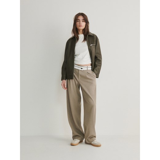 Reserved - Szerokie spodnie z kontrastowym pasem - beżowy ze sklepu Reserved w kategorii Spodnie damskie - zdjęcie 169639899