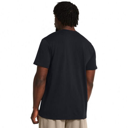 Męski t-shirt z nadrukiem Under Armour UA Hw Lc Patch SS - czarny ze sklepu Sportstylestory.com w kategorii T-shirty męskie - zdjęcie 169641946