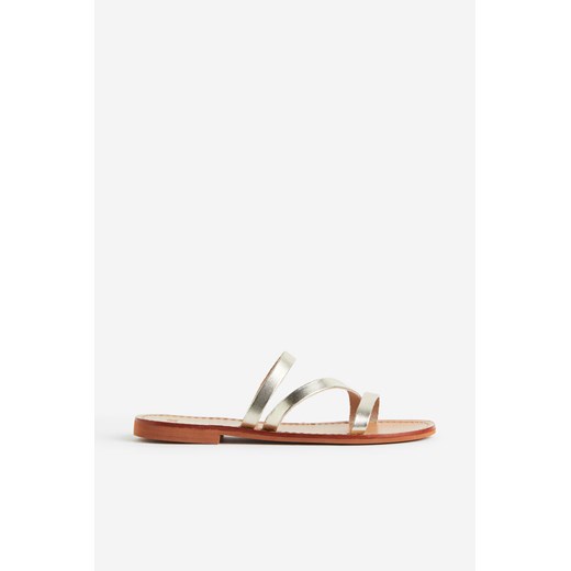 H & M - Skórzane sandały - Złoty ze sklepu H&M w kategorii Klapki damskie - zdjęcie 169675617