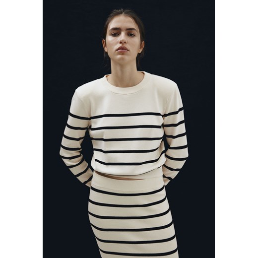 H & M - Sweter z watowanymi ramionami - Biały ze sklepu H&M w kategorii Swetry damskie - zdjęcie 169676918