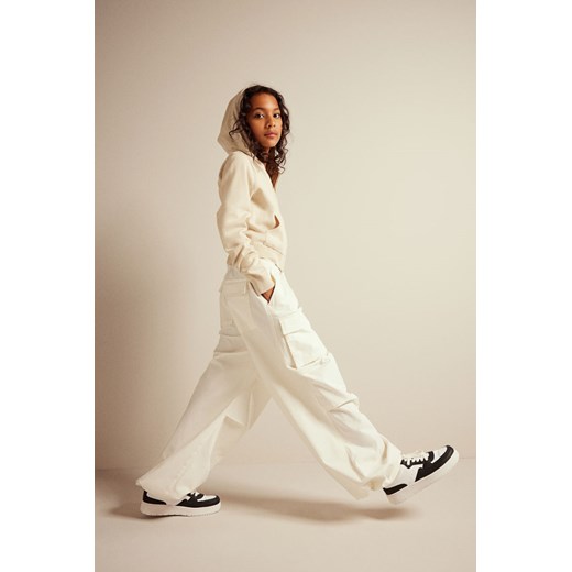 H & M - Spodnie spadochronowe - Biały ze sklepu H&M w kategorii Spodnie dziewczęce - zdjęcie 169677159