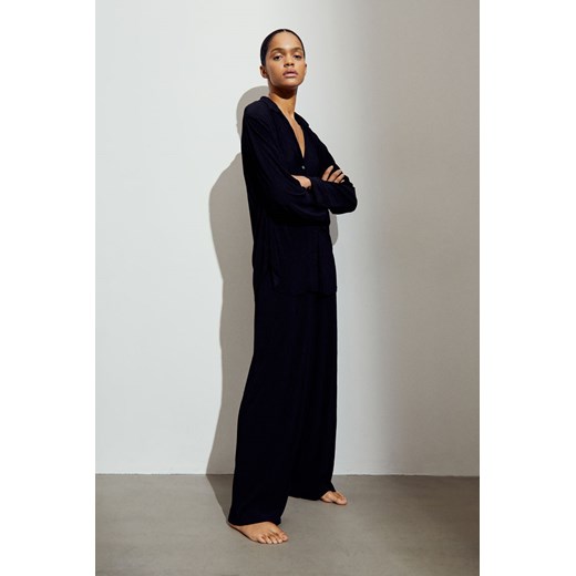 H & M - Kreszowane spodnie - Czarny ze sklepu H&M w kategorii Spodnie damskie - zdjęcie 169677486